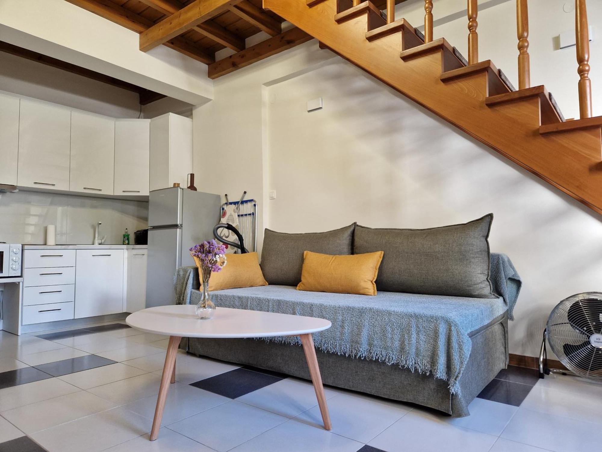 Aigaiou House 2 *